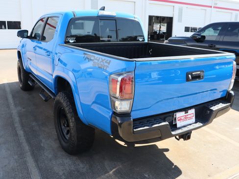 Used 2020 Toyota Tacoma TRD Sport image 7