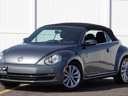 Used 2013 Volkswagen Beetle TDI FWD image 8