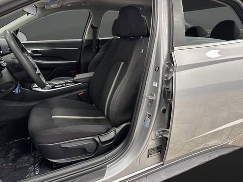 Used 2023 Hyundai Sonata SE w/ Cargo Package image 4