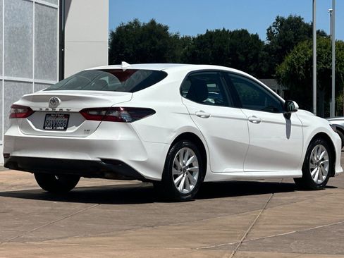 Certified 2021 Toyota Camry LE FWD image 4