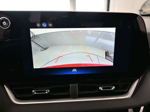 Used 2025 Chevrolet Equinox LT image 20