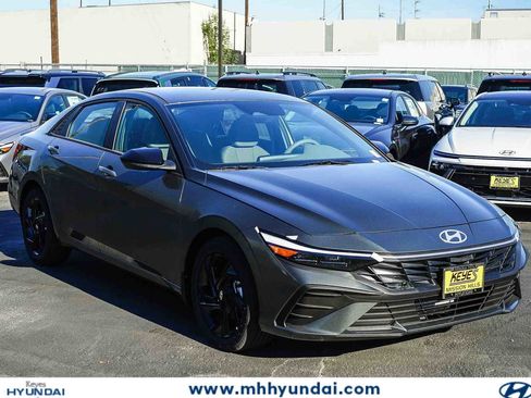 New 2026 Hyundai Elantra Sport FWD image 5