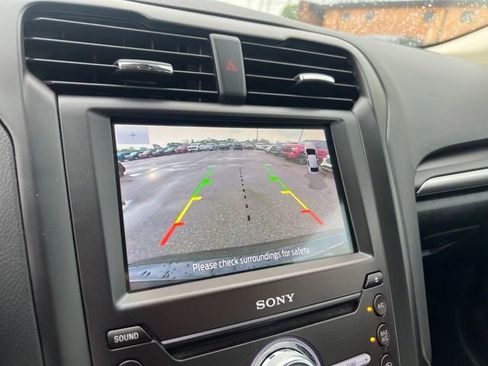 Used 2019 Ford Fusion Energi Titanium FWD image 14