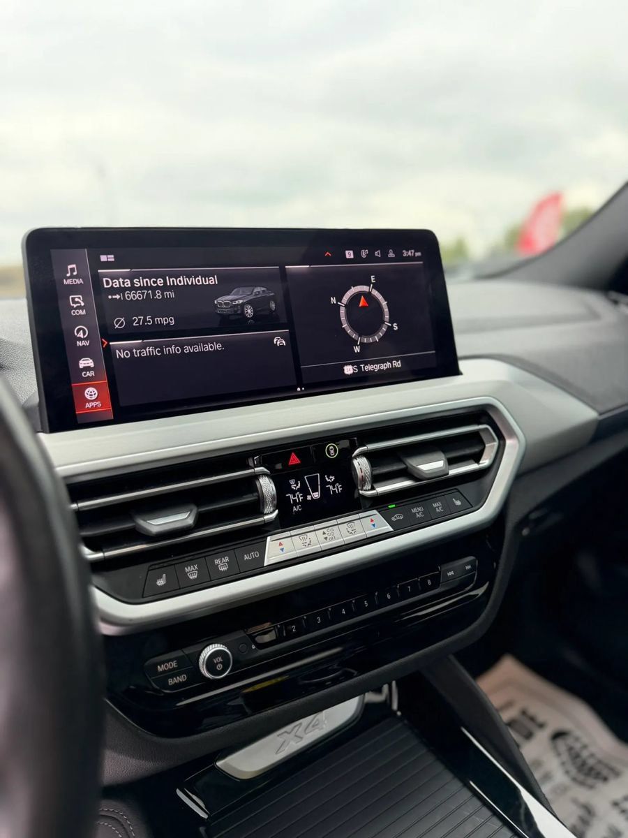 Used 2022 BMW X4 xDrive30i w/ M Sport Package AWD/4WD image 15