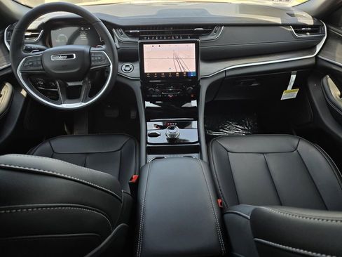 New 2025 Jeep Grand Cherokee L Limited AWD/4WD image 17