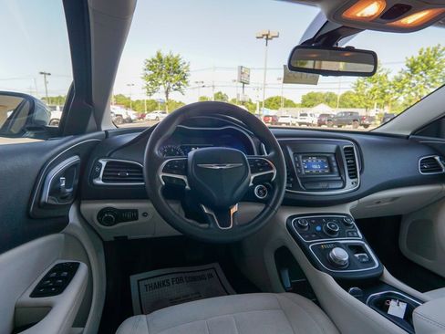 Used 2016 Chrysler 200 Limited FWD image 12