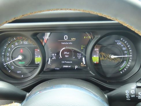 Used 2024 Jeep Wrangler Sahara w/ Safety Group image 28