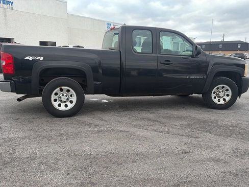 Used 2010 Chevrolet Silverado 1500 W/T image 6