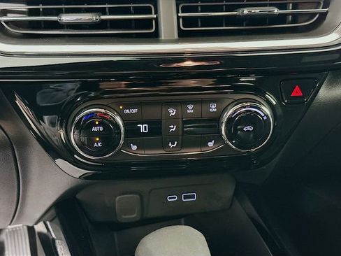 Used 2024 Chevrolet Trax RS image 16