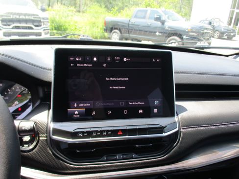 Used 2023 Jeep Compass Latitude w/ Convenience Group AWD/4WD image 17