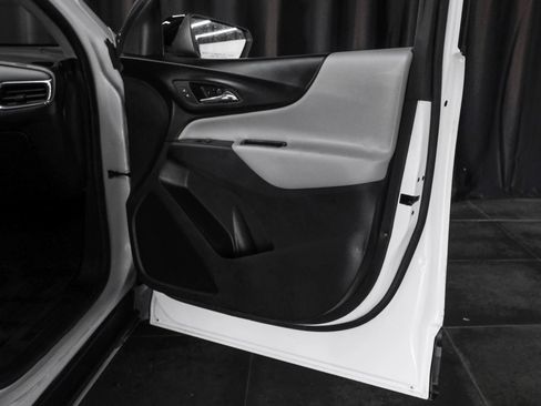 Used 2019 Chevrolet Equinox LS w/ LPO, Cargo Package FWD image 44