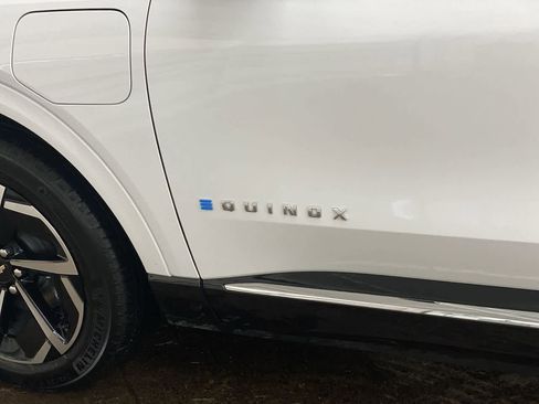 Used 2025 Chevrolet Equinox EV LT w/ Convenience Package image 10