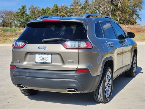 Used 2019 Jeep Cherokee Latitude Plus image 6