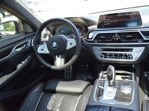 Used 2021 BMW 750i xDrive w/ M Sport Package image 30