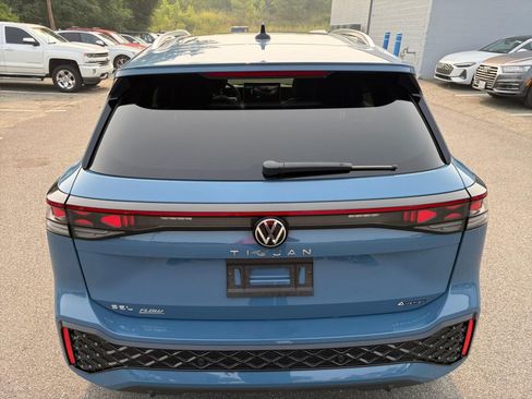 Used 2025 Volkswagen Tiguan SEL R-Line AWD/4WD image 14