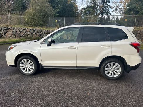 Used 2014 Subaru Forester 2.0XT Touring image 2