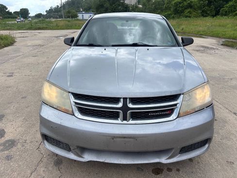 Used 2013 Dodge Avenger SE FWD image 3