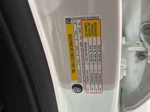 Used 2025 GMC Sierra 1500 SLT image 41