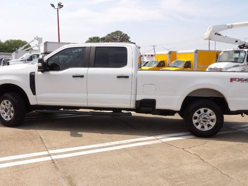 Used 2023 Ford F250 XL w/ STX Appearance Package AWD/4WD image 7