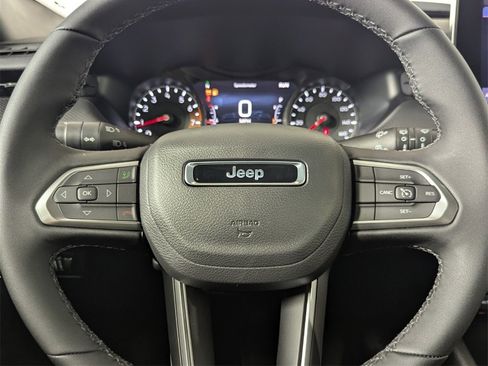 New 2026 Jeep Compass Latitude image 17