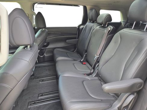 New 2026 Kia Carnival SX image 19