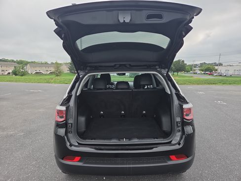 Used 2019 Jeep Compass Latitude w/ Cold Weather Group AWD/4WD image 26