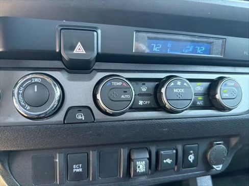 Used 2022 Toyota Tacoma TRD Sport AWD/4WD image 23