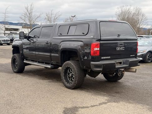 Used 2018 GMC Sierra 3500 Denali w/ Duramax Plus Package image 3