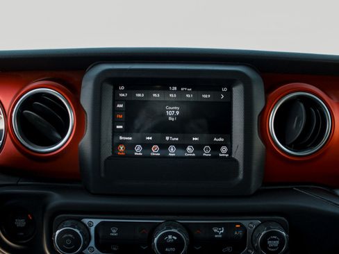 Used 2021 Jeep Wrangler Rubicon AWD/4WD image 17