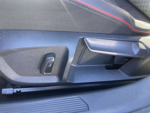 Certified 2025 Volkswagen GTI SE image 18