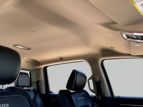 Used 2019 RAM 1500 Laramie AWD/4WD image 13