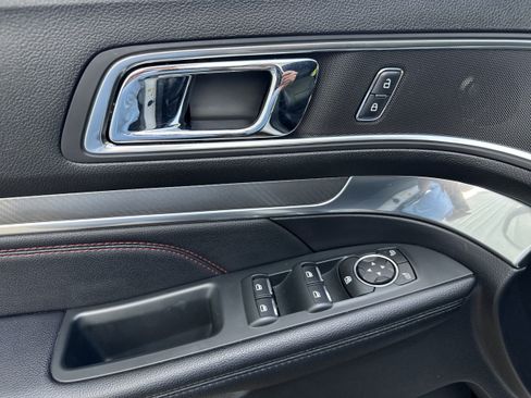 Used 2019 Ford Explorer Sport image 8