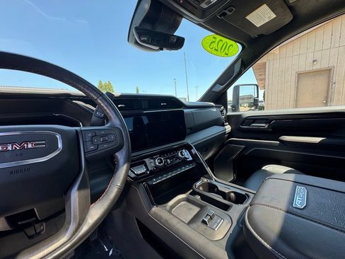 Used 2025 GMC Sierra 2500 AT4X AWD/4WD image 25