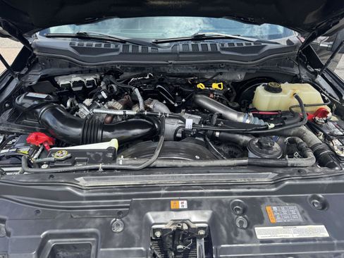 Used 2019 Ford F350 Lariat w/ Lariat Ultimate Package AWD/4WD image 11