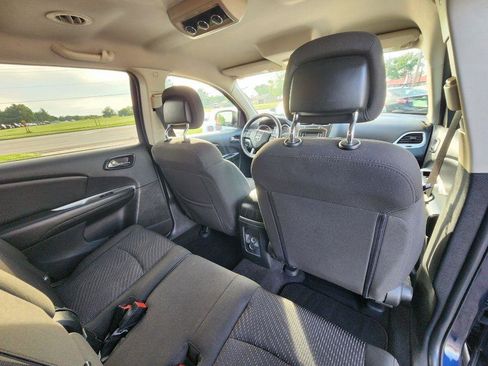 Used 2019 Dodge Journey SE FWD image 19