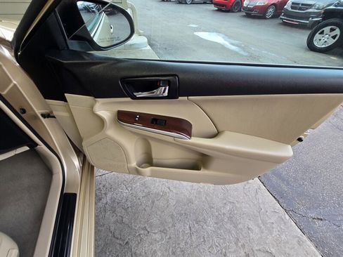 Used 2012 Toyota Camry XLE image 31