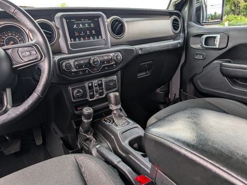 Used 2018 Jeep Wrangler Unlimited Sport S AWD/4WD image 28