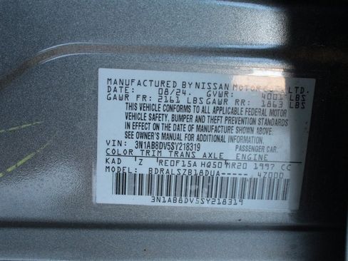 Used 2025 Nissan Sentra SR w/ SR Premium Package image 14