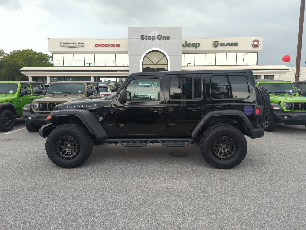 Used 2022 Jeep Wrangler Unlimited Sport AWD/4WD image 3