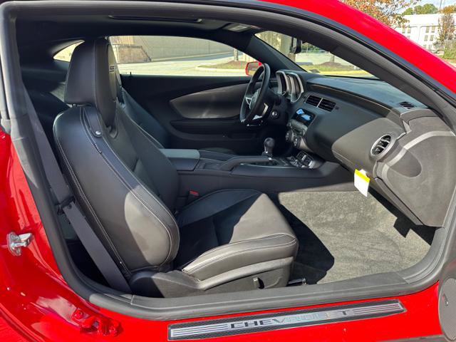 Used 2010 Chevrolet Camaro SS w/ White Stripe Package RWD image 9