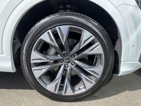 Used 2025 Audi Q8 Premium Plus w/ Premium Plus Package AWD/4WD image 21