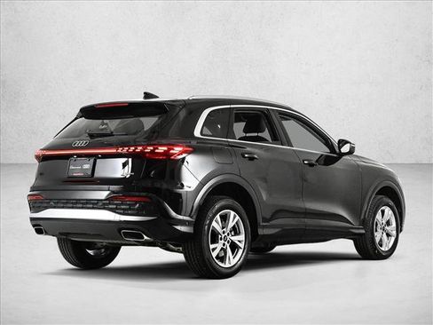 Certified 2025 Audi Q5 Premium w/ Convenience Package AWD/4WD image 5