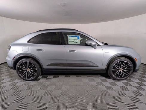 New 2026 Porsche Macan 4 Electric image 8