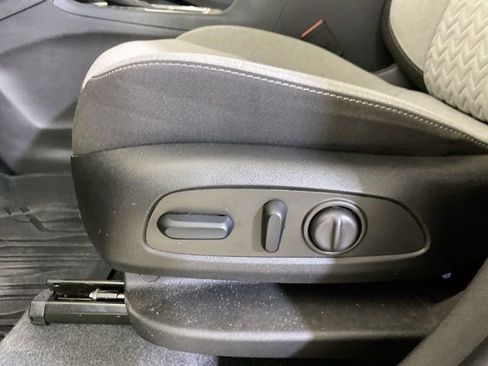 Used 2024 Chevrolet Equinox LS w/ LS Convenience Package image 25