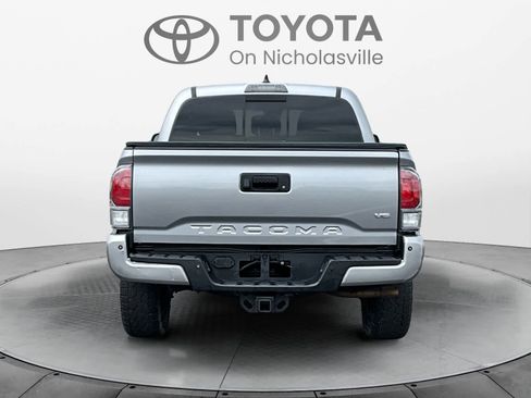 Used 2021 Toyota Tacoma TRD Sport w/ Technology Package AWD/4WD image 5