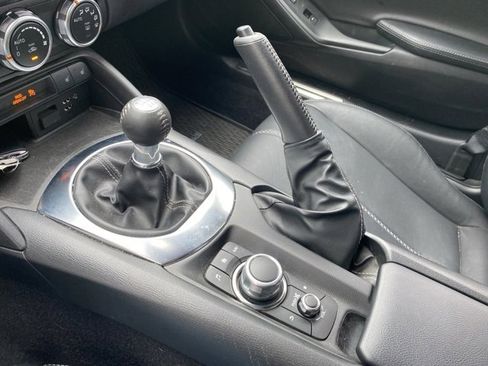 Used 2022 MAZDA MX-5 Miata Grand Touring w/ Weather Package image 28