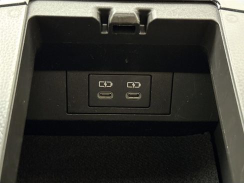 Used 2024 Toyota Prius XLE image 37