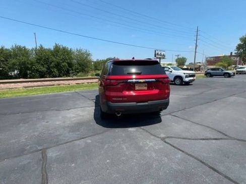 Used 2023 Chevrolet Traverse LT AWD/4WD image 7