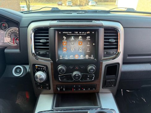 Used 2014 RAM 1500 Laramie w/ Convenience Group image 20