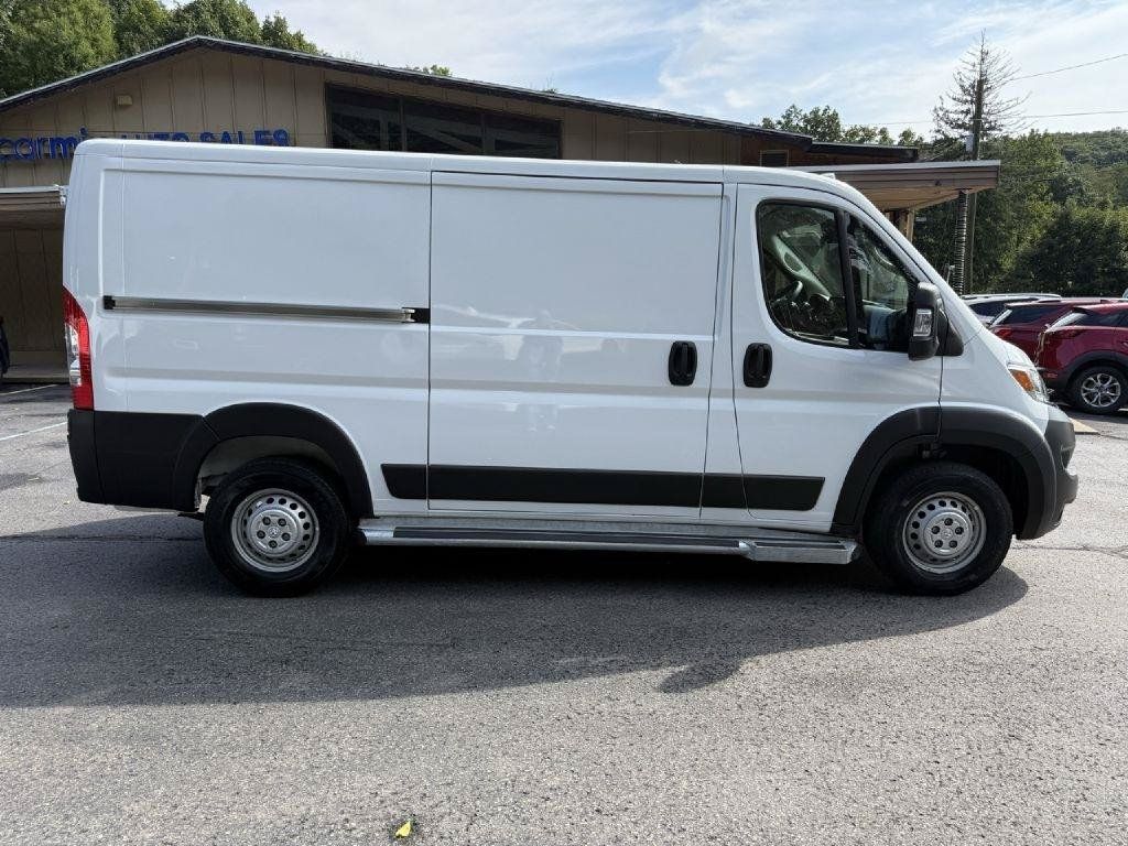 Used 2025 RAM ProMaster 2500 w/ U-Haul Equipment Group FWD image 2